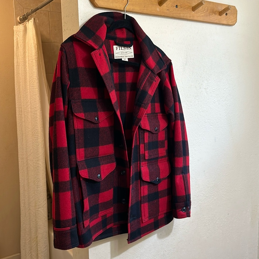 Beautiful brand new never worn Filson Mackinaw jacket